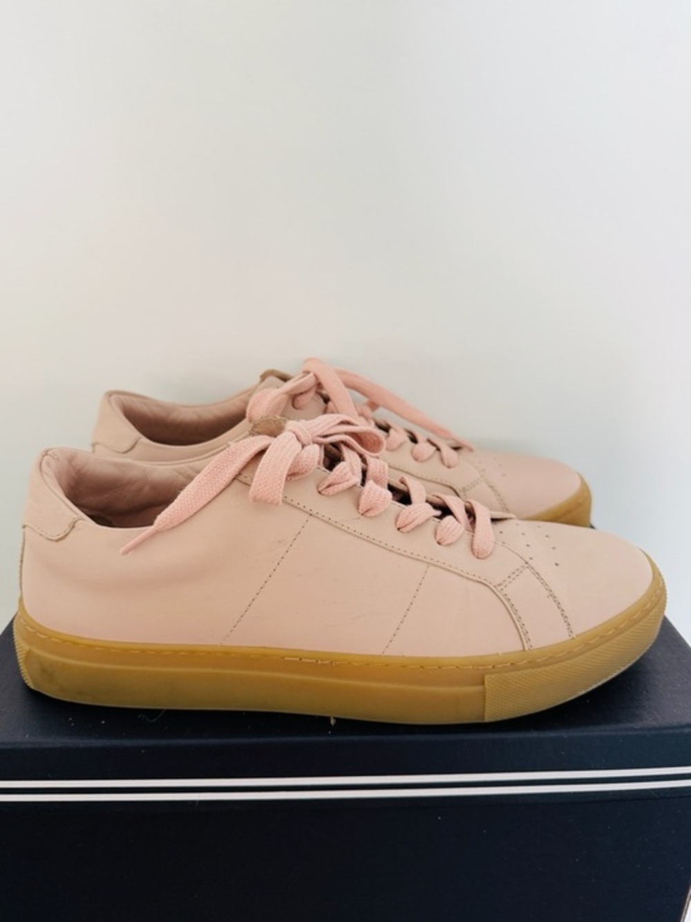 GREATS Royale sneakers in "Blush" pink leather with a gum sole made in Italy.